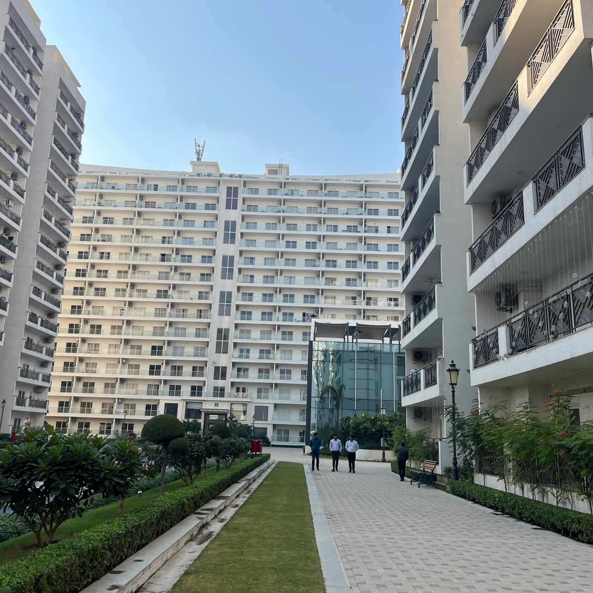 3.5 BHK + Study Room Apartment For Sale in Central Park Flower Valley Aqua Front Towers
