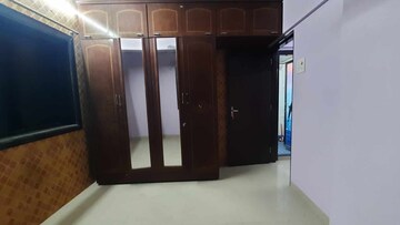Furnished Amenities in 1.5 BHK Apartment at Happy House, Vakola – for Rent