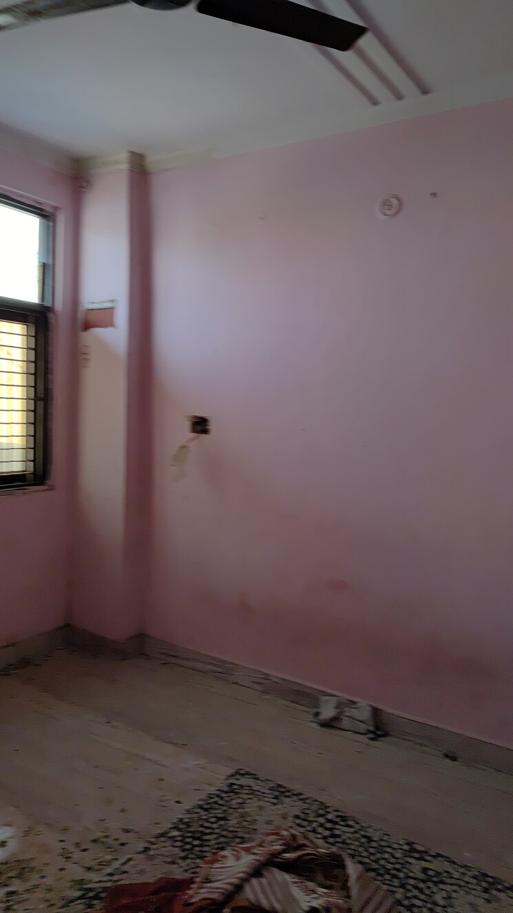 Room, bhagwati garden 1 Bedroom 60 Sq.Yd. Builder Floor In Bhagwati Garden Delhi 7973010