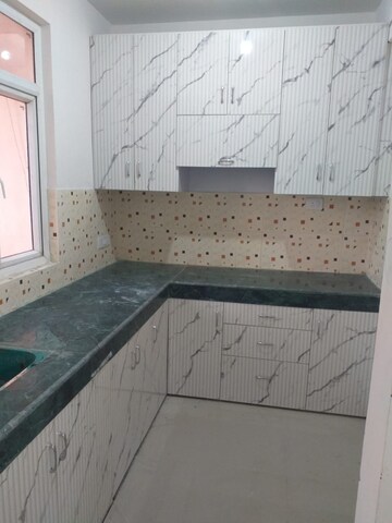 2 BHK Apartment For Rent in Zara Rossa, Sector 112