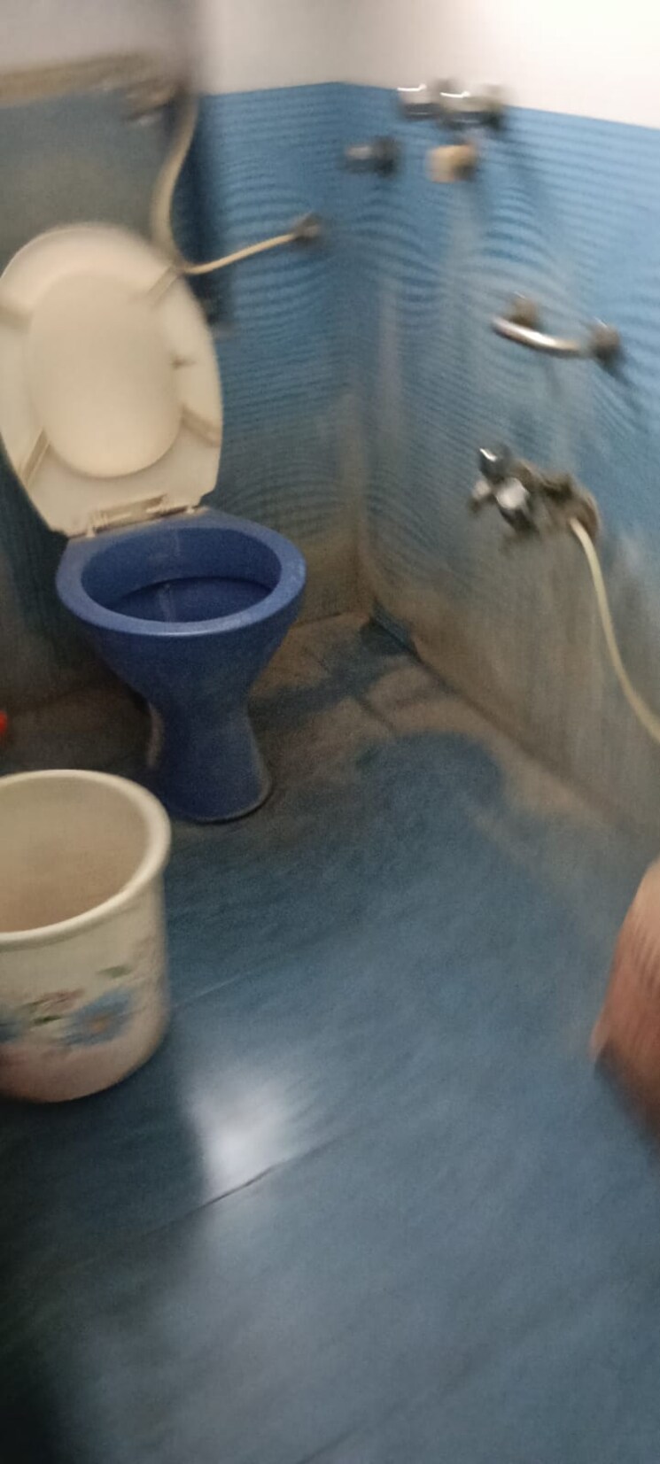 Bathroom, rizvi-gabriel-house 1 Bedroom 400 Sq.Ft. Apartment In Mahim Mumbai 7973016