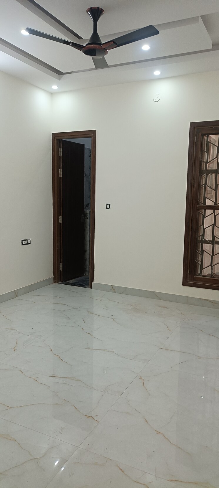 Room, shahastradhara road 3 Bedroom 122 Sq.Yd. Villa In Shahastradhara Road Dehradun 7973019