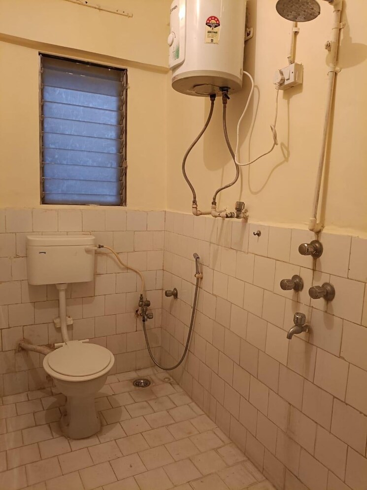 Bathroom, divyalok-chs 3 Bedroom 1350 Sq.Ft. Apartment In Malabar Hill Mumbai 7973020
