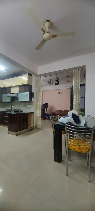 Furnished Amenities in 2.5 BHK Apartment at Sector 77 – for Sale