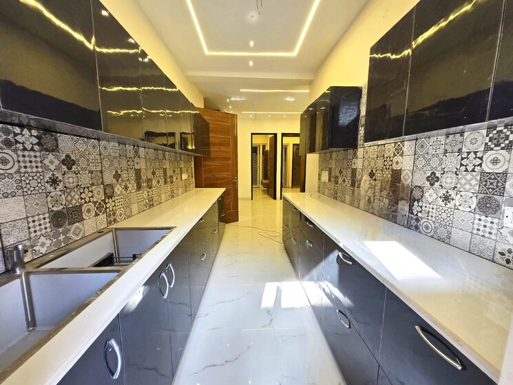 Kitchen, peer mucchalla 3 Bedroom 1000 Sq.Ft. Apartment In Peer Mucchalla Zirakpur 7973049
