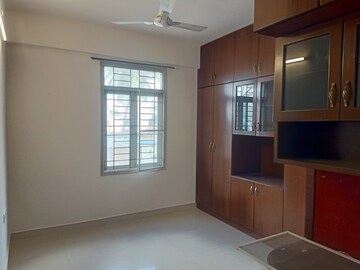 Room in 3 BHK Apartment at Indiranagar – for Rent