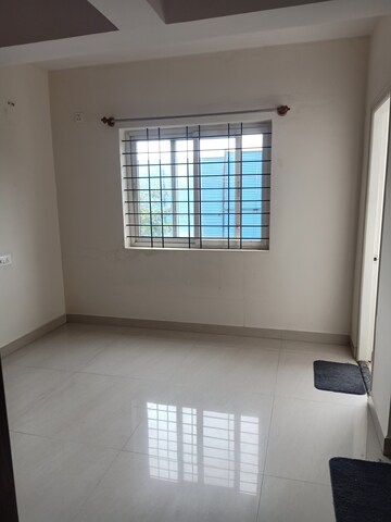 Room in 3 BHK Apartment at Indiranagar – for Rent