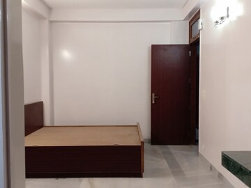 1 RK Apartment For Rent in Khirki Extension