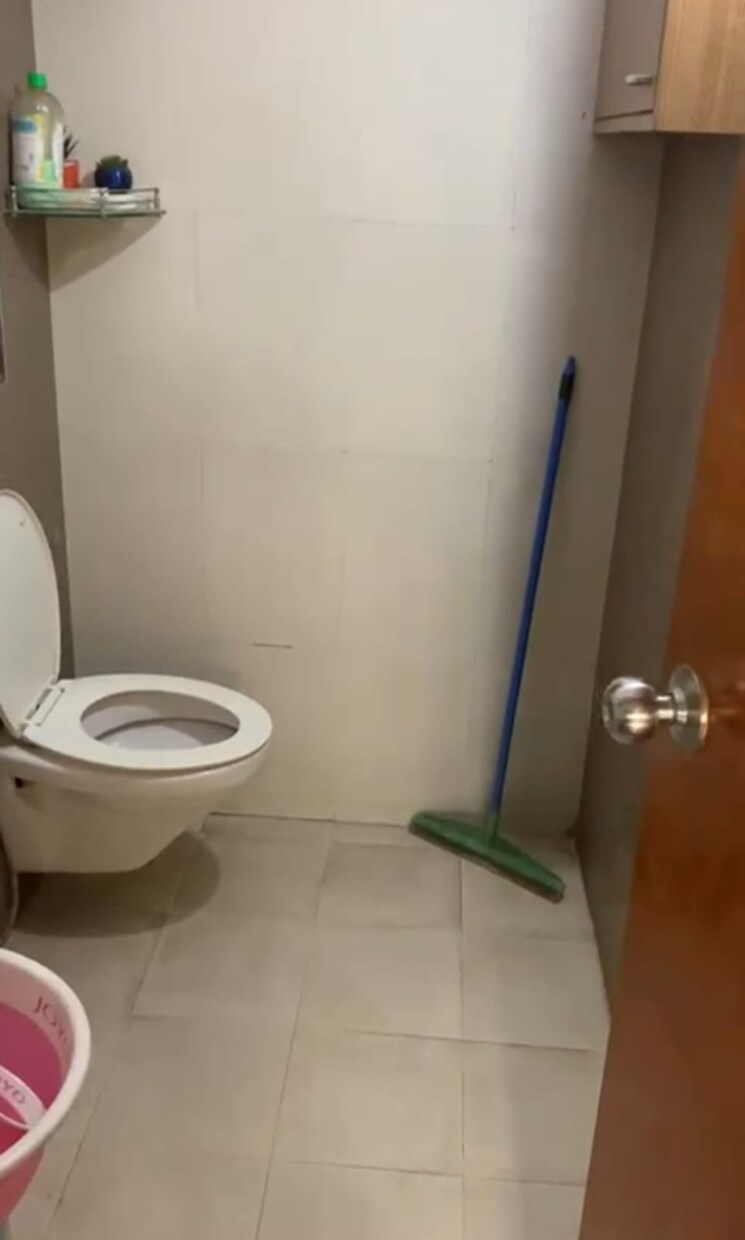 Bathroom, arjun-chs-vasant-vihar 2 Bedroom 850 Sq.Ft. Apartment In Vasant Vihar Thane 7973125