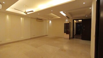 Room in 4 BHK Apartment at Greater Kailash I – for Rent