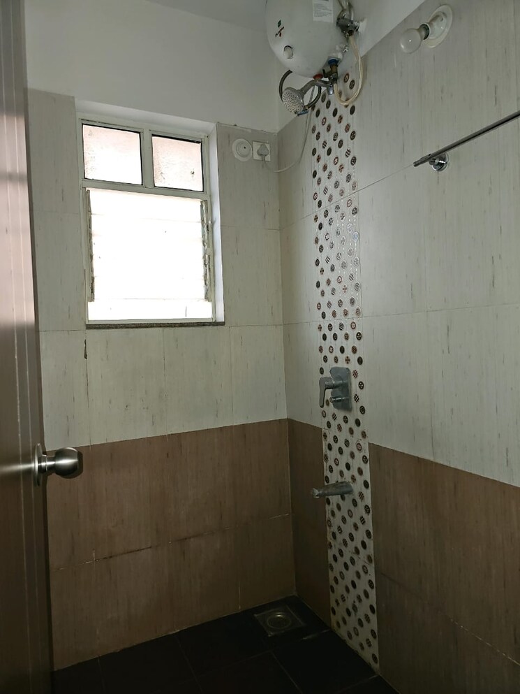 Bathroom, gera-park-view 1 Bedroom 766 Sq.Ft. Apartment In Kharadi Pune 7973154