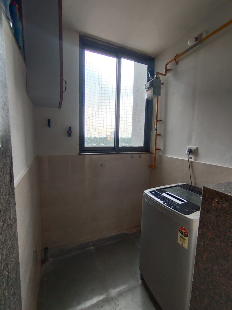 Bathroom, ahmedabad rajkot highway 3 Bedroom 1770 Sq.Ft. Apartment In Ahmedabad   Rajkot Highway Ahmedabad 7973144