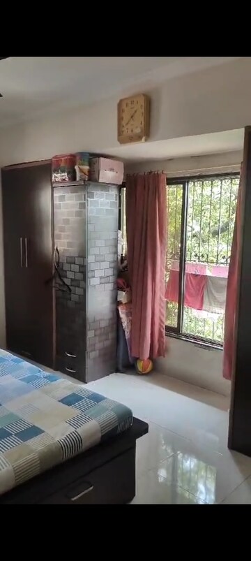 Bedroom in 3 BHK Apartment at Santacruz East – for Rent