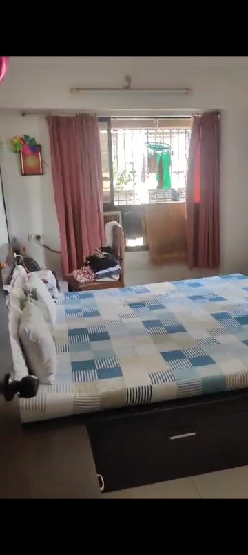 Bedroom in 3 BHK Apartment at Santacruz East – for Rent