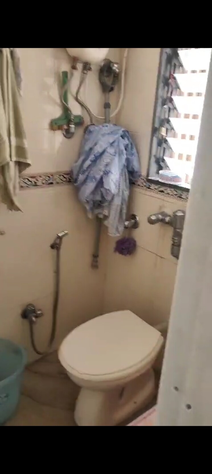 Bathroom, santacruz east 3 Bedroom 1200 Sq.Ft. Apartment In Santacruz East Mumbai 7973175