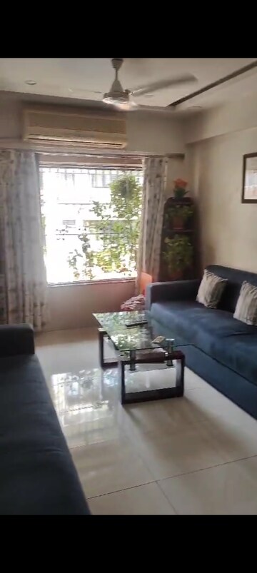 Living Room in 3 BHK Apartment at Santacruz East – for Rent