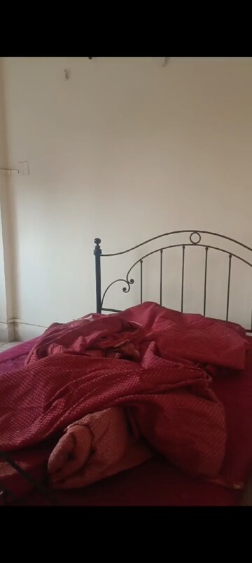 Master Bedroom in 1 BHK Apartment at Santacruz East – for Rent