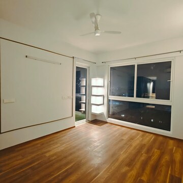 Master Bedroom in 3 BHK Builder Floor at Ardee City, Sector 52 – for Rent