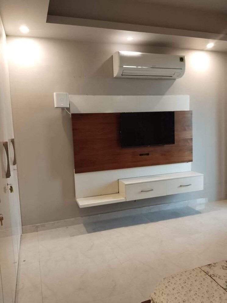 Bathroom, ansal-plaza-sector-23 3.5 Bedroom 3300 Sq.Ft. Builder Floor In Sector 23 Gurgaon 7973187