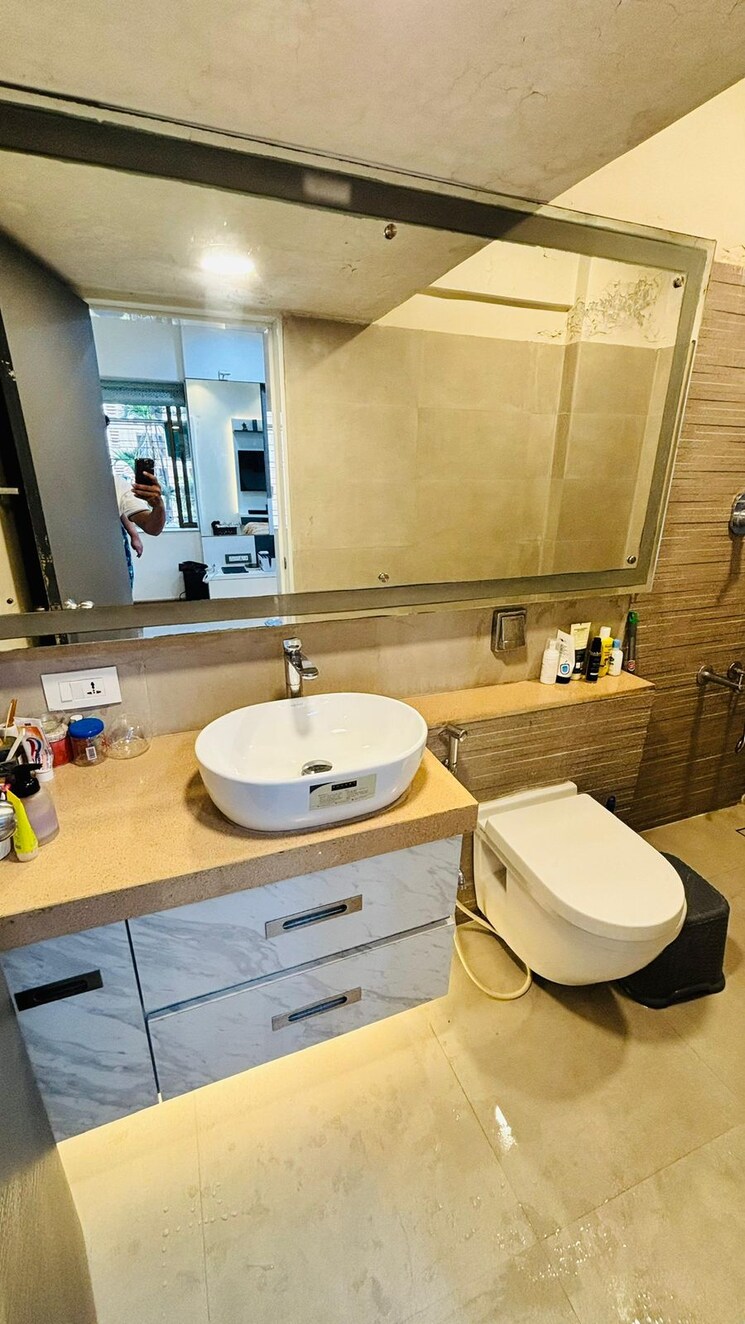 Bathroom, k-raheja-vihar 2 Bedroom 1025 Sq.Ft. Apartment In Powai Mumbai 7973195