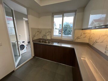 Master Bedroom in 4 BHK Apartment at DLF Pink Town House, Dlf City Phase 3 – for Rent