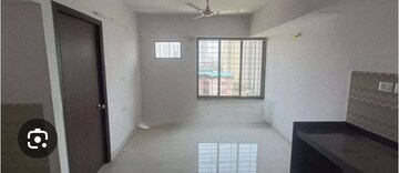 Room in 1 BHK Apartment at Runwal Eirene phase 2, Balkum Pada – for Rent