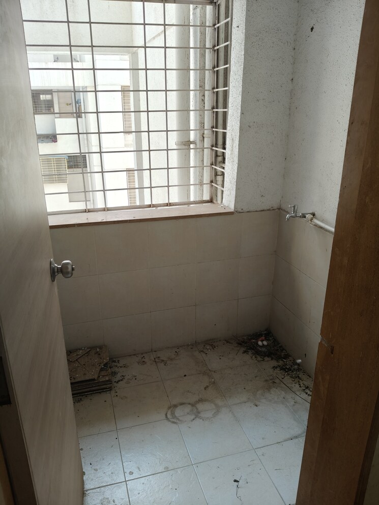 Bathroom, tulsi-shakuntala-kanade-nagar 2 Bedroom 820 Sq.Ft. Apartment In Undri Pune 7973281