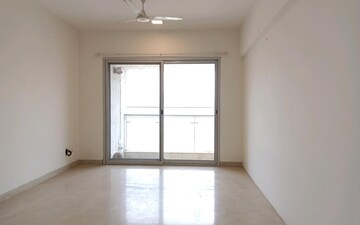2 BHK Apartment For Sale in H Rishabraj Hava Mahal CHS, Malad East