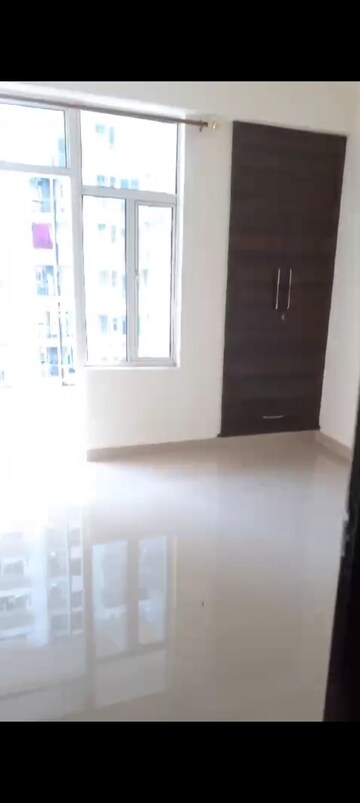 Room in 3 BHK Apartment at Proview Officer City 2, Raj Nagar Extension – for Sale