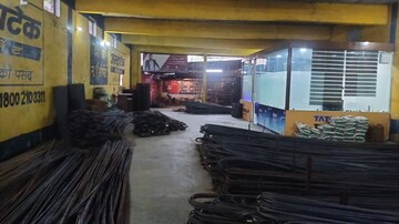 Parking in  Showroom at Kanpur Road – for Rent