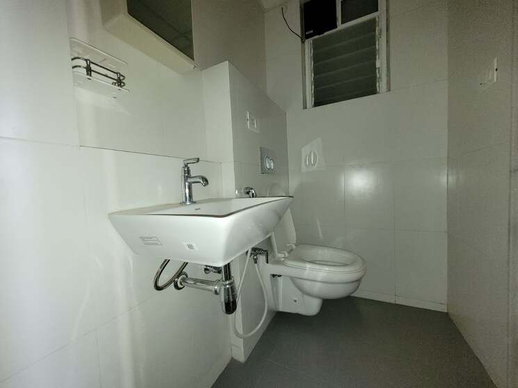 Bathroom, rutu-enclave 1 Bedroom 555 Sq.Ft. Apartment In Kasarvadavali Thane 7973366