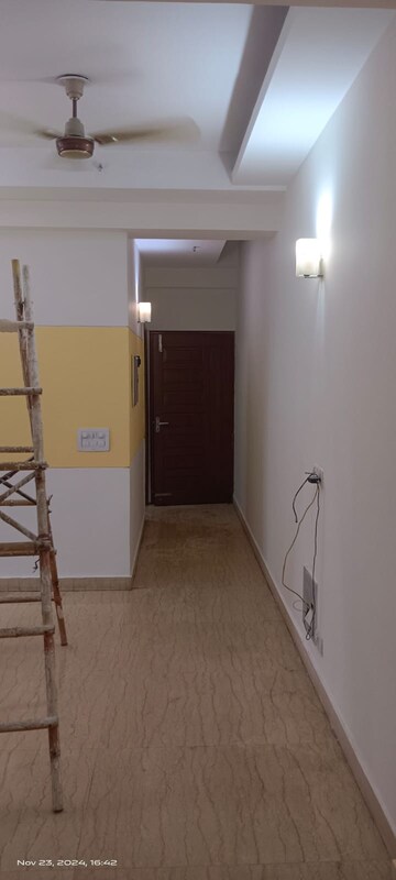 Master Bedroom in 3 BHK Apartment at Amrapali Silicon City, Sector 76 – for Rent