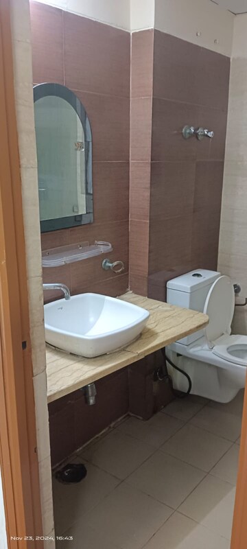 Bathroom in 3 BHK Apartment at Amrapali Silicon City, Sector 76 – for Rent