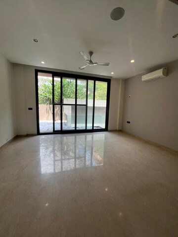 Room in 4 BHK Villa at Vipul Tatvam Villas, Sector 48 – for Rent