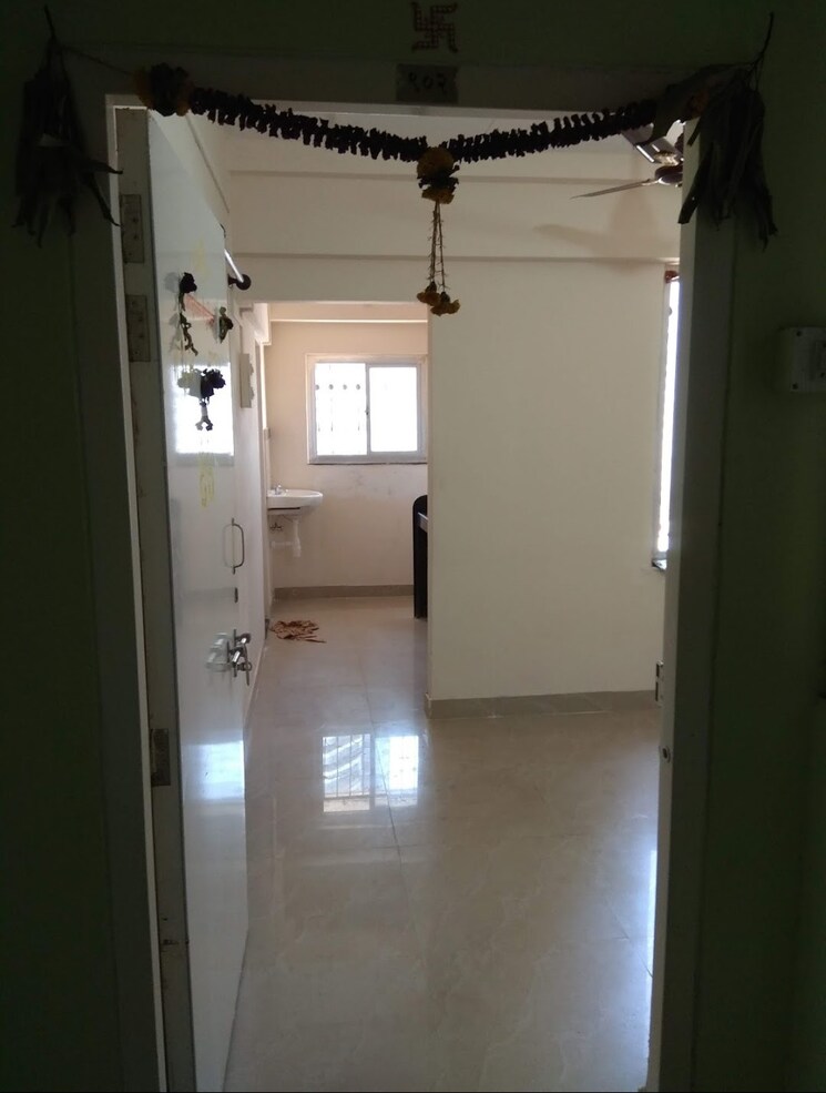 Bathroom, new-hind-mill-compound 1 Bedroom 225 Sq.Ft. Apartment In Mazgaon Mumbai 7973484