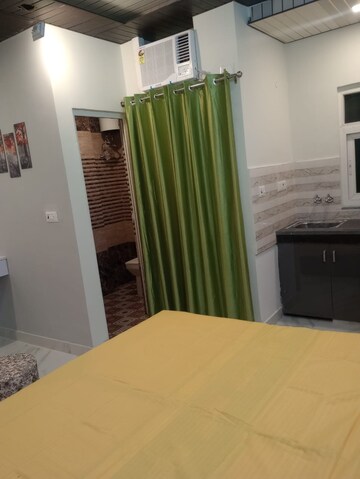 Master Bedroom in 1 RK Builder Floor at Saurabh Niwas, Sector 40 – for Rent