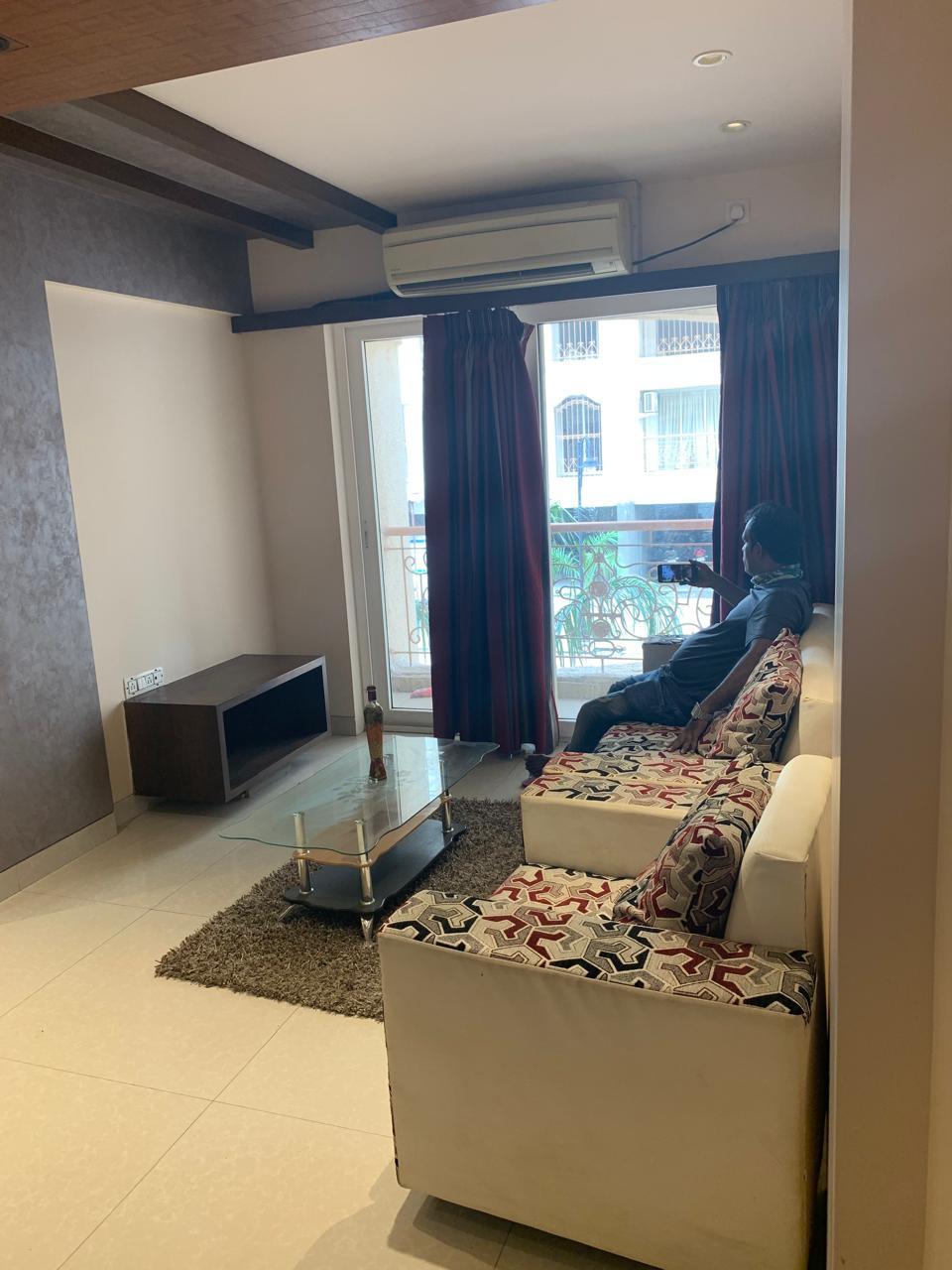 2 BHK 1000 Sq.Ft. Apartment in Tharwani Millennium City