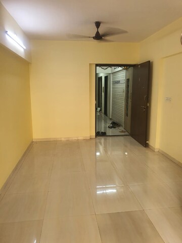 Room in 1.5 BHK Apartment at Tilak Indrayani, Tilak Nagar – for Rent