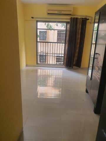 Room in 1.5 BHK Apartment at Tilak Indrayani, Tilak Nagar – for Rent
