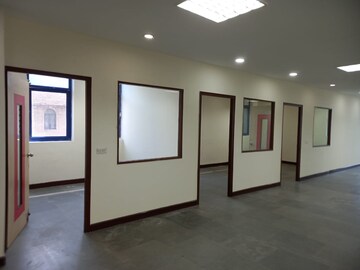 Room in 4 BHK Builder Floor at Friends Colony – for Rent
