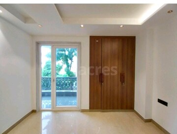 Room in 4 BHK Builder Floor at Greater Kailash ii – for Rent