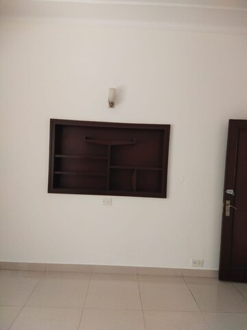 Furnished Amenities in 4 BHK Builder Floor at Neeti Bagh – for Rent