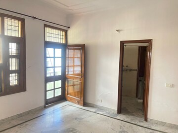 Room in 2 BHK Apartment at Shiwalik Greens, Dhakoli Village – for Rent