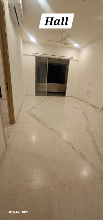 Room in 2.5 BHK Apartment at Bharat Arize, Goregaon West – for Rent