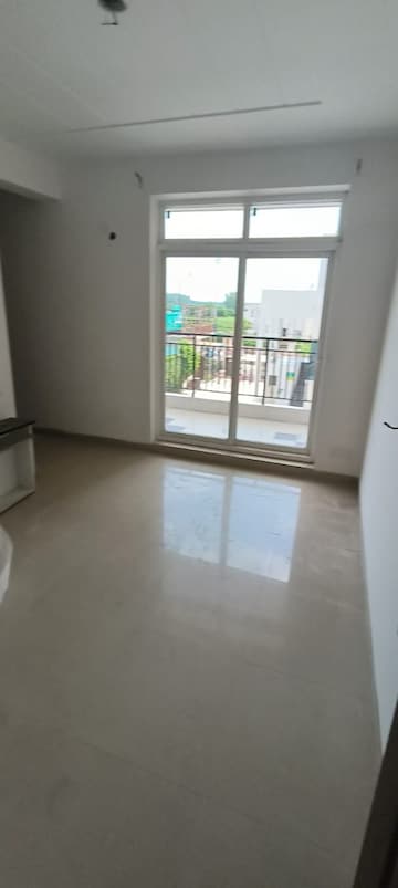 Room in 3 BHK Apartment at Sushma Valencia, International Airport Road – for Rent