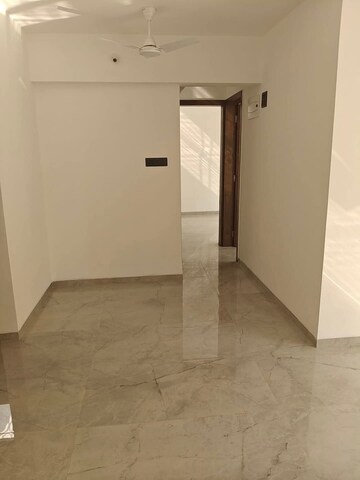 Room in 1 BHK Apartment at Panchshil World Trade Center, Kharadi – for Rent