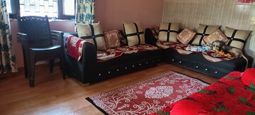 Bedroom in 6 BHK Independent House at Anarwala – for Sale