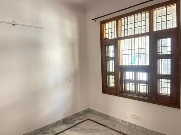 Room in 3 BHK Independent House at Sector 21 – for Rent