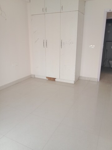 Room in 3 BHK Apartment at Pareena The Elite Residences, Sector 99 – for Sale