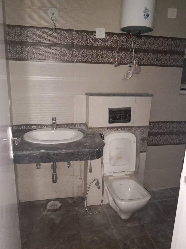 Bathroom, pareena-the-elite-residences 3 Bedroom 1865 Sq.Ft. Apartment In Sector 99 Gurgaon 7973730